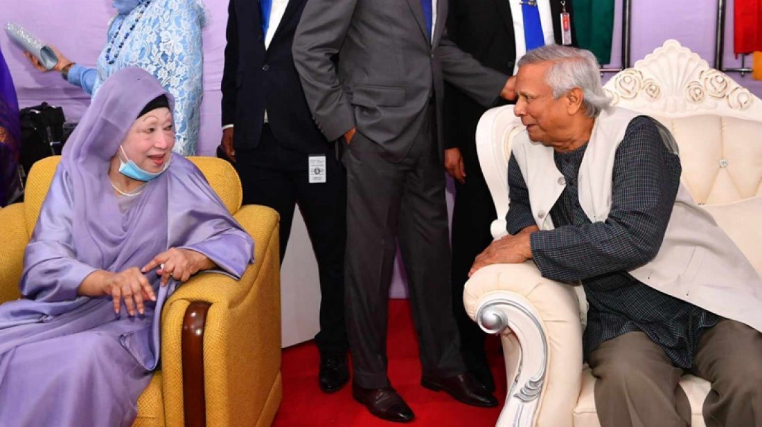 এক যুগ পর সেনাকুঞ্জে হাস্যেজ্জ্বল খালেদা জিয়া, নতুন ইতিহাসের যাত্রাপথে গর্বিত ড.ইউনূস