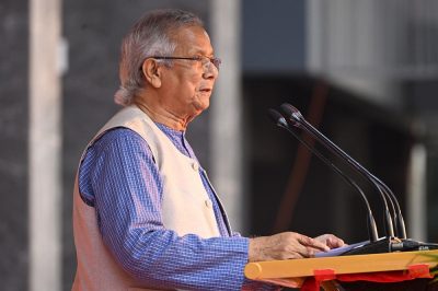 সেনাকুঞ্জে নক্ষত্রের মেলা, উৎসবমুখর নির্বাচন করতে সশস্ত্র বাহিনীর সহযোগিতা চাইলেন প্রধান উপদেষ্টা