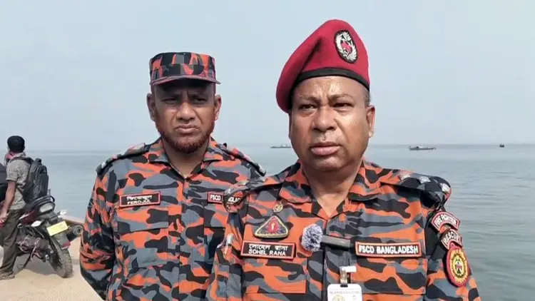 দৌলতদিয়ায় উদ্ধার অভিযান নিয়ে সর্বশেষ যা জানালো ফায়ার সার্ভিস