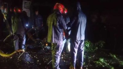 জামালপুরে ঝড়ে গাছের নিচে চাপা পড়ে মা ও ২ মেয়ে নিহত