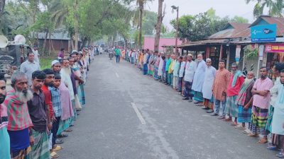 ফুলবাড়ীয়ার পুটিজানা ইউনিয়ন ভূমি অফিস নির্মাণ কাজের টেন্ডার হওয়ায় এলাকাবাসীর সমাবেশ 