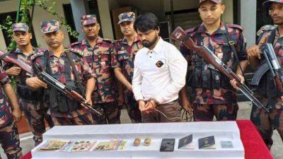 দুই কোটি টাকার স্বর্ণ ও বৈদেশিক মুদ্রাসহ ভারতীয় নাগরিক আটক