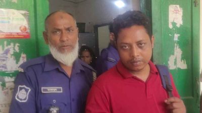 পারিবারিক কলহে নার্স স্ত্রীর হাত-পায়ের রগ কেটে দিলেন স্বামী