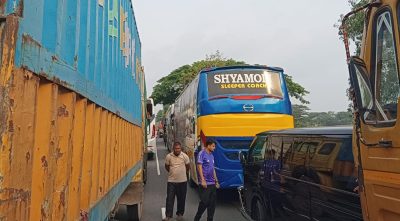 ঢাকা-চট্টগ্রাম মহাসড়কে দীর্ঘ যানজট, চরম ভোগান্তি