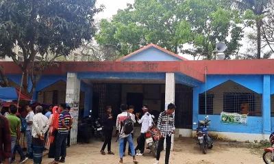 আক্কেলপুরে তালিকায় নাম, হাতে কার্ড তবু চাল মেলেনি অর্ধশতাধিক মানুষের