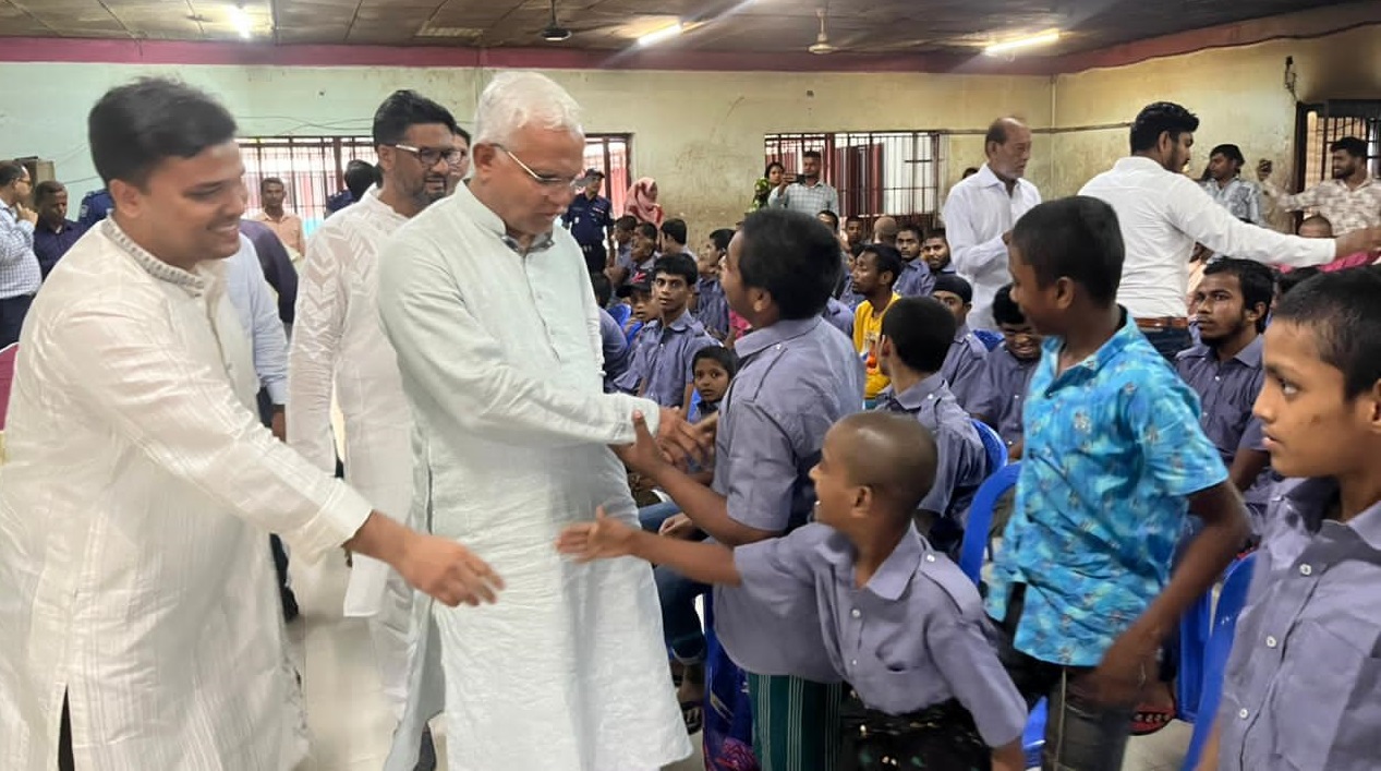 ৩০ বছর পর ধলা আশ্রয়কেন্দ্র পরিদর্শনে সমাজকল্যাণমন্ত্রী, উন্নয়নের প্রতিশ্রুতি