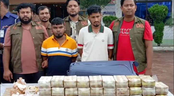 প্রাডো গাড়িতে মিলল ১৫ কোটি টাকার ইয়াবা, আটক ২