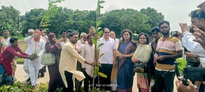 ‘সবুজায়ন হোক সমৃদ্ধির অঙ্গীকার’: কেন্দুয়ায় দুই কিলোমিটার সড়কে বৃক্ষরোপণ কর্মসূচির উদ্বোধন