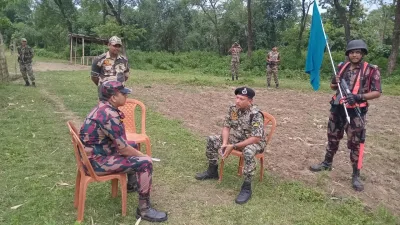 সীমান্তে ফেলে যাওয়া বিএসএফের অস্ত্র-ওয়াকিটকি ফেরত দিল বিজিবি