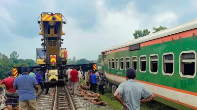 ৬ ঘণ্টা পর ট্রেন চলাচল শুরু