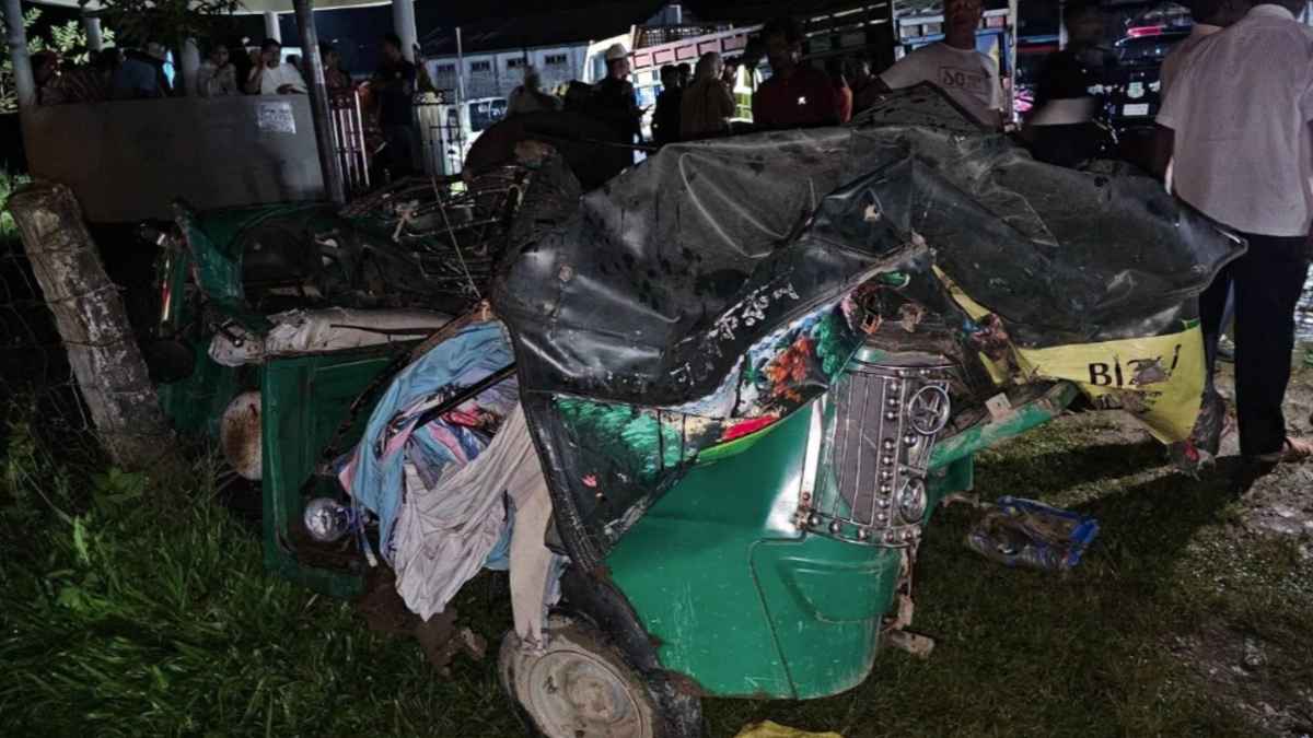 মৌলভীবাজারে বাস-সিএনজি সংঘর্ষে নিহত ৩