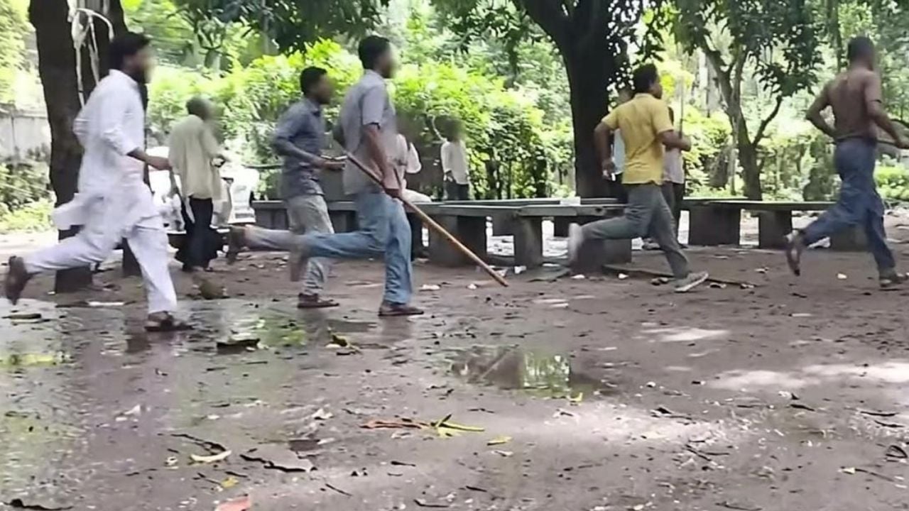 জবি ছাত্রদলের দুই গ্রুপের সংঘর্ষ, আহত কয়েকজন