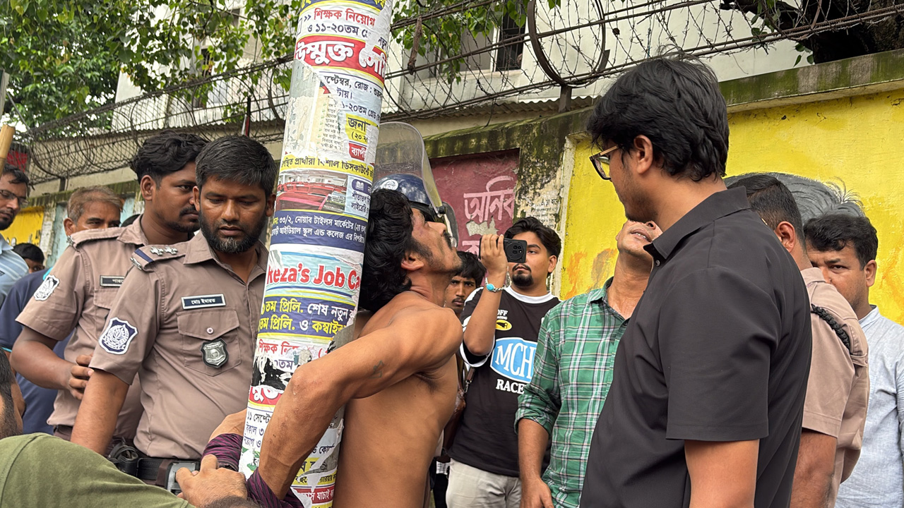জবিতে ‘জয় বাংলা’ স্লোগান দেওয়ার অভিযোগে রিকশাচালক আটক