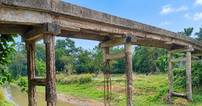 বছরের পর বছর সংস্কার নেই, ঝুঁকিপূর্ণ মাধবপুরের সেতু