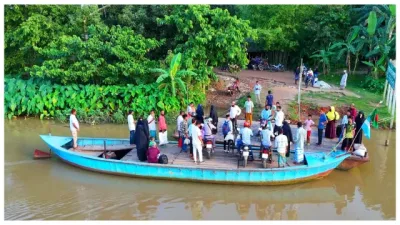 কংস নদীতে সেতুর অপেক্ষা ৫০ বছর, নৌকাই এখন একমাত্র ভরসা