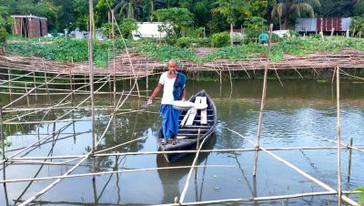 এক জমিতে মাছ-সবজি চাষ, বদলে গেছে ওয়ালি উল্লাহর সংসার