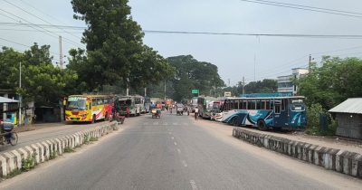 ৫ রুটে বাস বন্ধ থাকায় চুয়াডাঙ্গায় চরম যাত্রীভোগান্তি