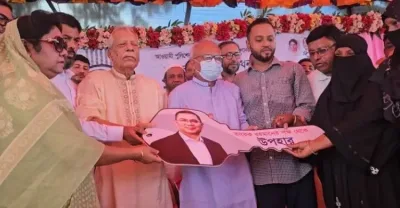 পুলিশের গুলিতে নিহত যুবদল নেতার পরিবারকে নতুন ঘর দিলেন প্রধানমন্ত্রী