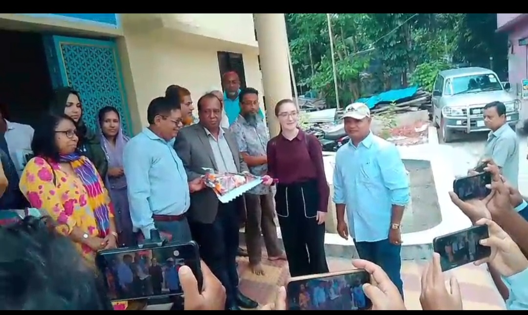 বাগেরহাটে স্কিল আইটি পরিদর্শনে ব্রিটিশ হাইকমিশন ও এশিয়া ফাউন্ডেশনের প্রতিনিধি দল