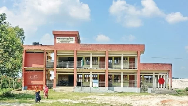 ইসলামপুরে শিক্ষকসংকটে ব্যাহত প্রাথমিকের পাঠদান