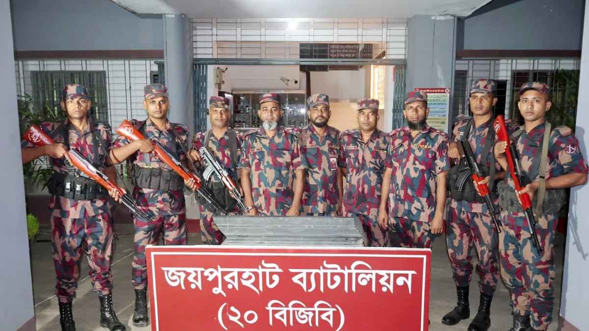 জয়পুরহাট সীমান্তে ৫১ লাখ টাকার কষ্টিপাথর উদ্ধার