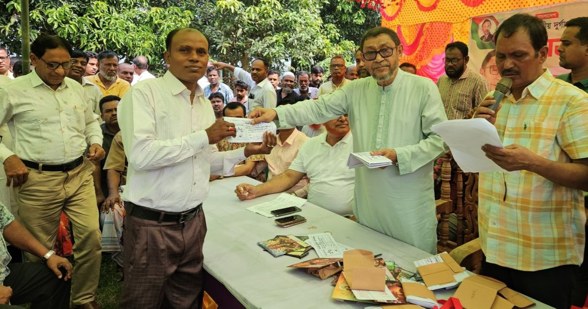 মনোহরদী-বেলাবের ৮০ পূজামণ্ডপে অনুদান দিলেন স্বাস্থ্যমন্ত্রী