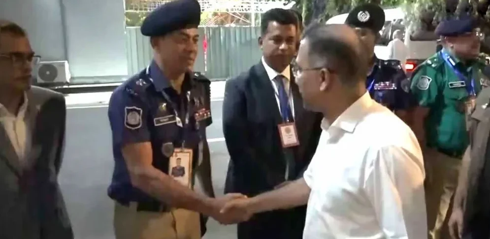 ‘কী খবর মাসুদ, ভালো?’ চট্টগ্রামের এসপিকে প্রধানমন্ত্রীর প্রশ্ন