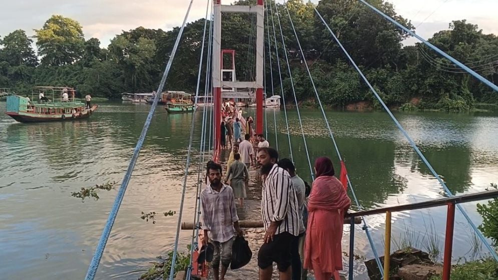 পর্যটকের ভিড় বাড়ছে রাঙামাটিতে, পিছিয়ে অবকাঠামো উন্নয়ন