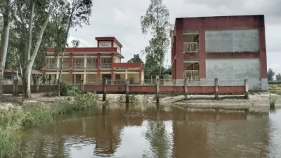 মাঠজুড়ে গর্ত-জলাবদ্ধতা, সুপেয় পানির সংকটে শিক্ষার্থীরা