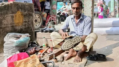 উলিপুরে দুই শতাধিক দুঃস্থ রবিদাস পরিবারে পূজার আমেজ নেই