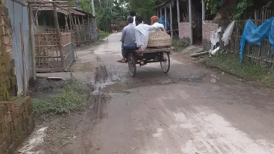 ১০ বছরেও সংস্কার নেই, সাত কিলোমিটার সড়ক যেন মৃত্যুফাঁদ