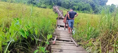 একটি সেতুর অভাবে দুর্ভোগে ৫ গ্রামের ৮ হাজার মানুষ
