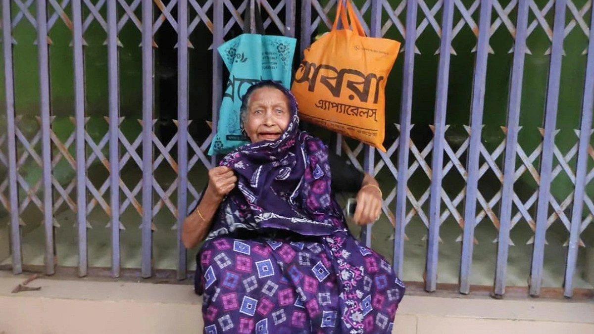 পাঁচ ছেলে থাকতেও আশ্রয় মেলেনি ৮৫ বছরের জয়নব ভানুর