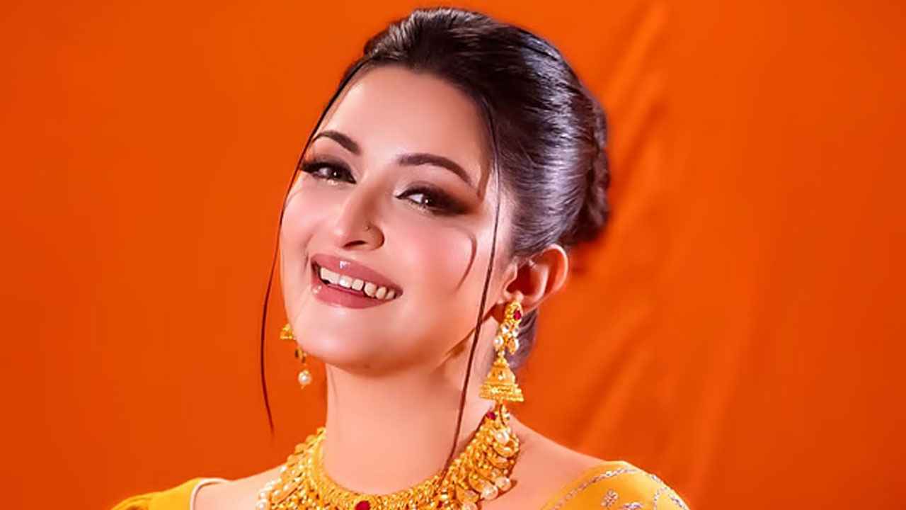 জন্মদিনে পরীমণির চমক, প্রকাশ পেল ‘ফারজানা’র ফার্স্ট লুক
