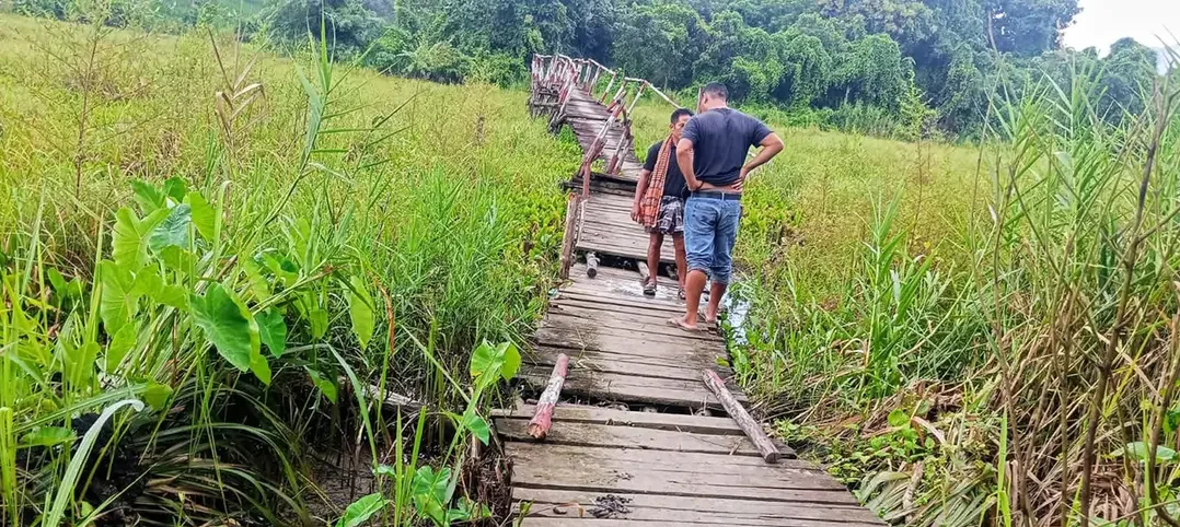 একটি সেতুর অভাবে দুর্ভোগে ৫ গ্রামের ৮ হাজার মানুষ